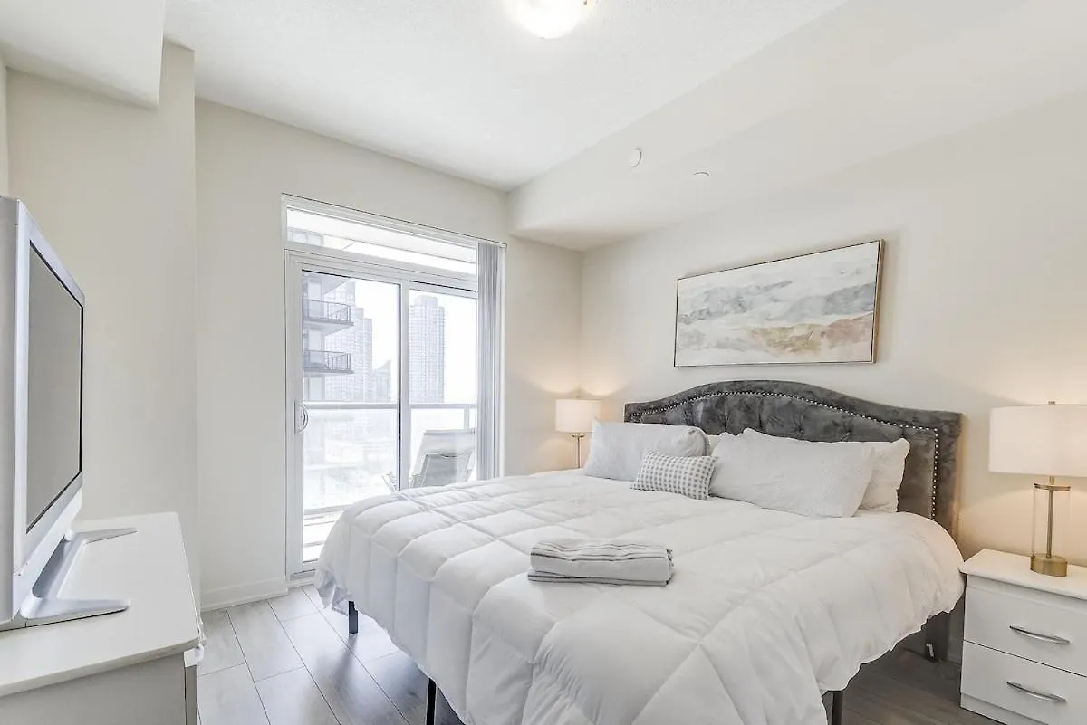 Toronto Condo With Lake Views Canada
