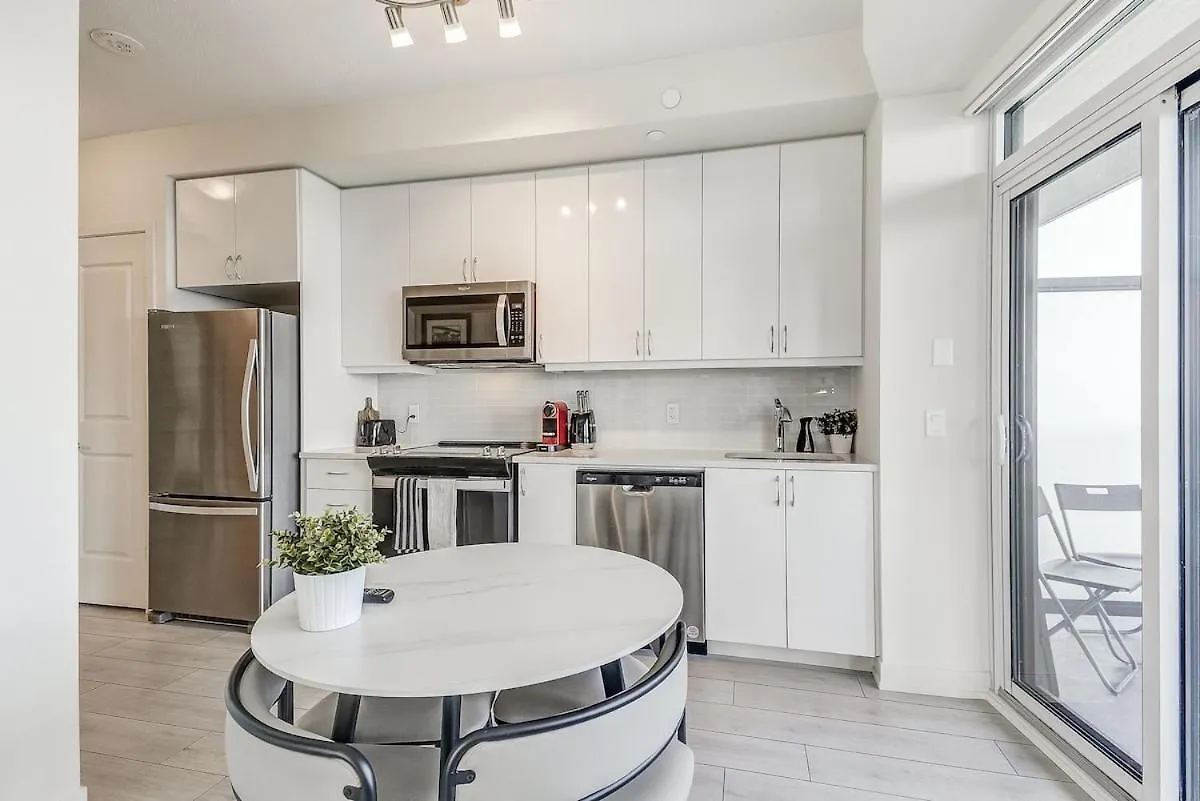 Apartment Toronto Condo With Lake Views
