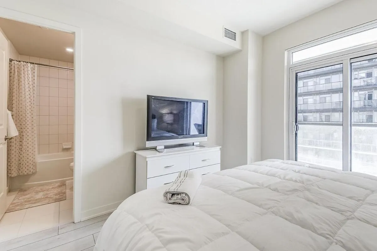 Apartment Toronto Condo With Lake Views Canada