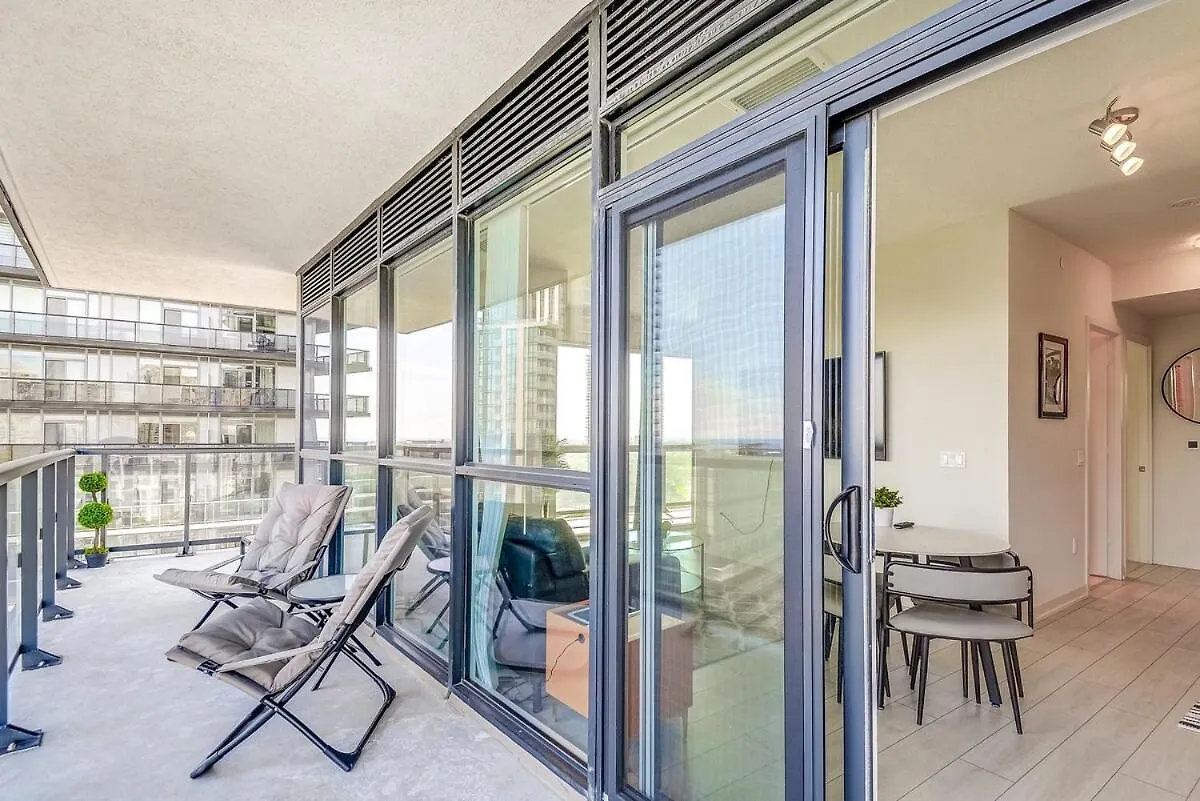 Toronto Condo With Lake Views