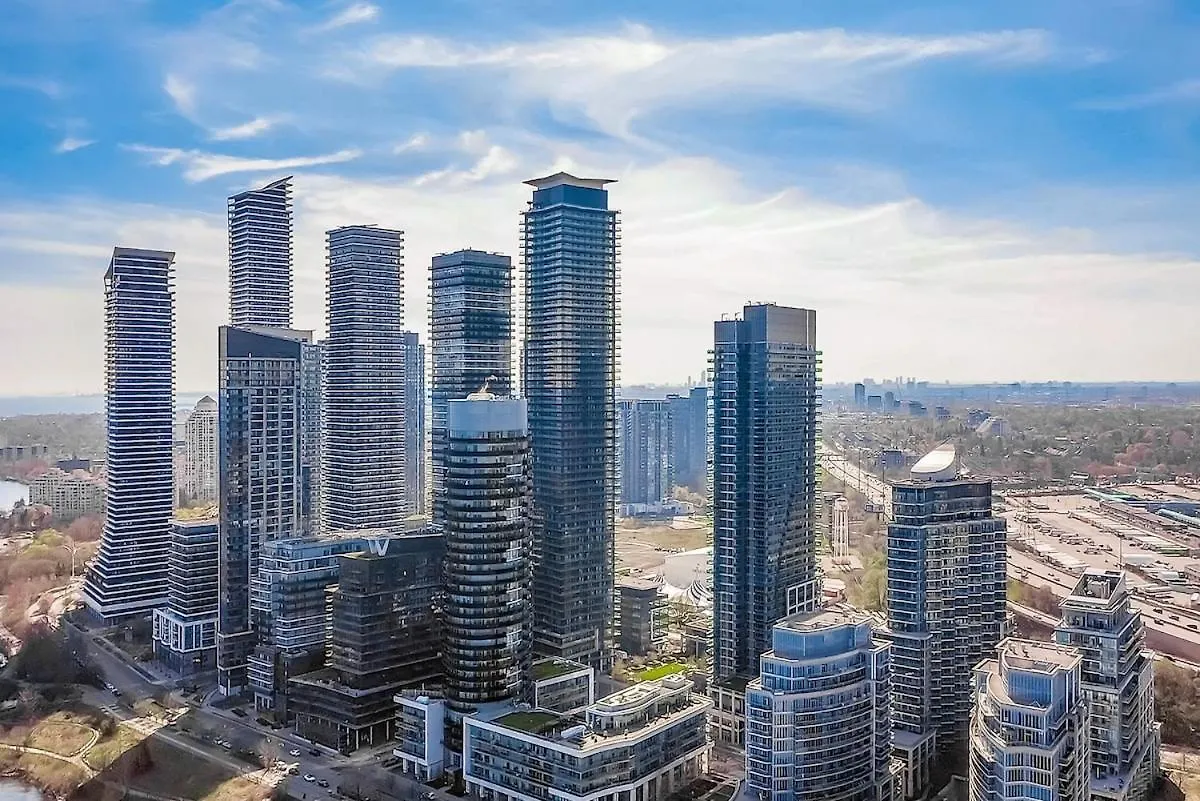 Apartment Toronto Condo With Lake Views